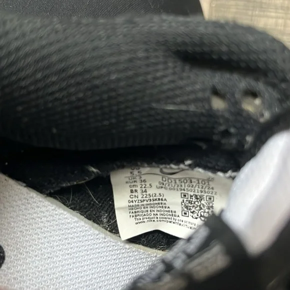 Nike Dunk Low - Picture 5 of 6